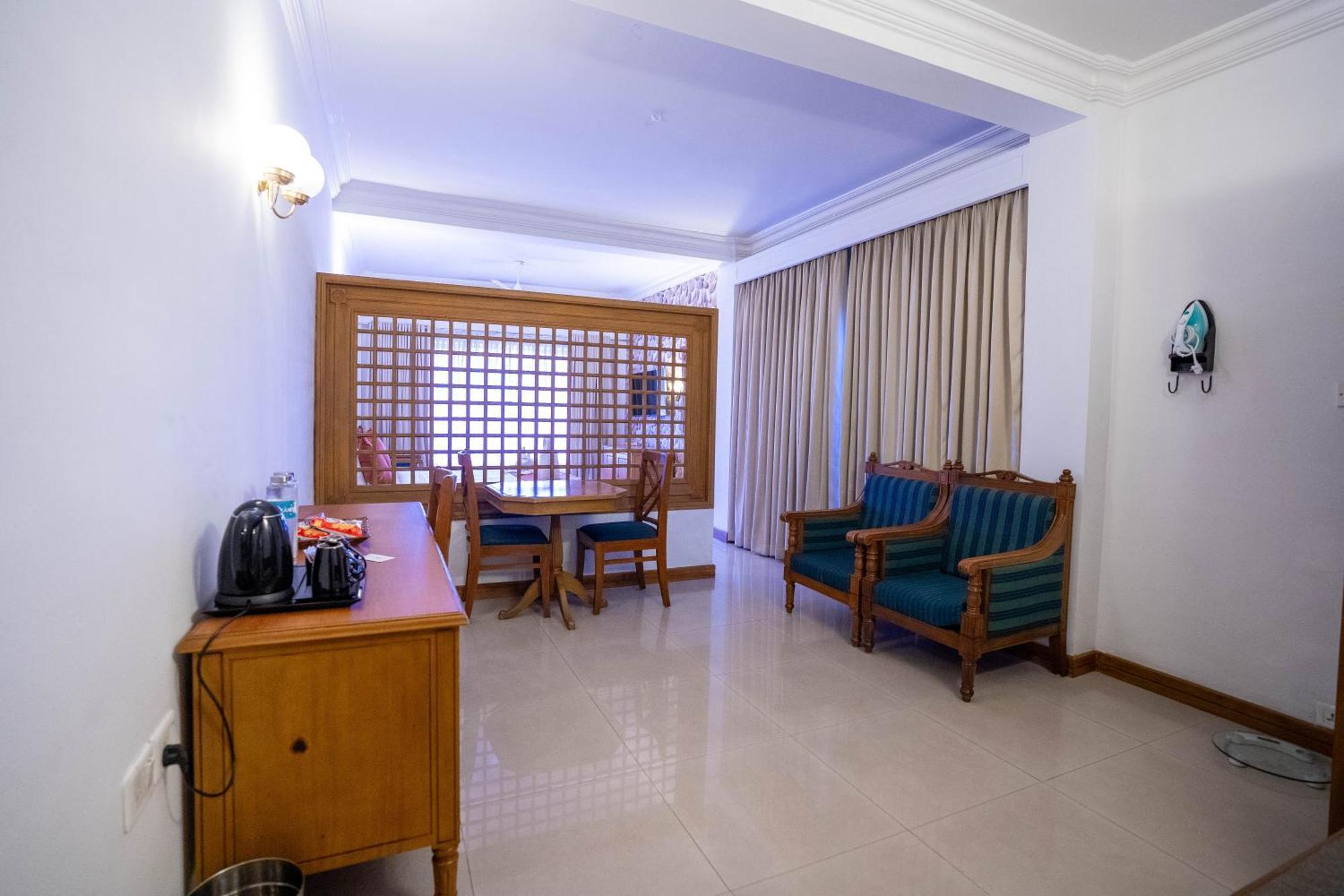 Casino Hotels Ltd Thrissur Exterior foto